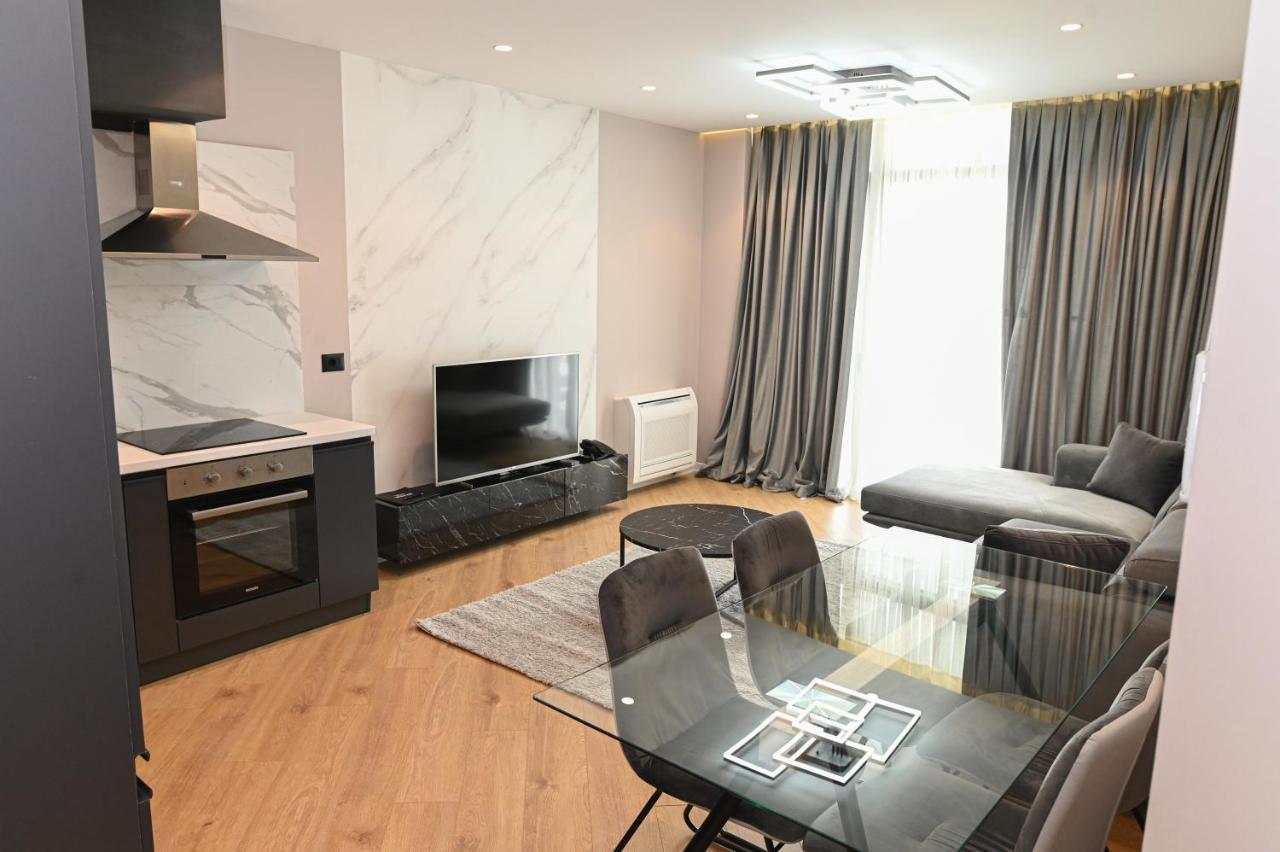White Hill Hotel, & Conferences 4* Durrës