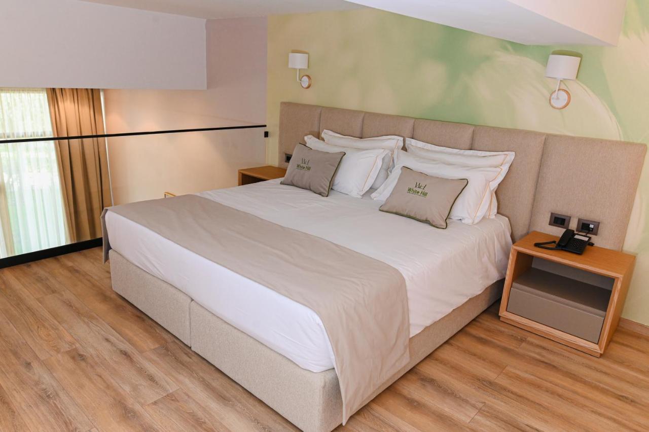 White Hill Hotel, & Conferences 4* Durrës