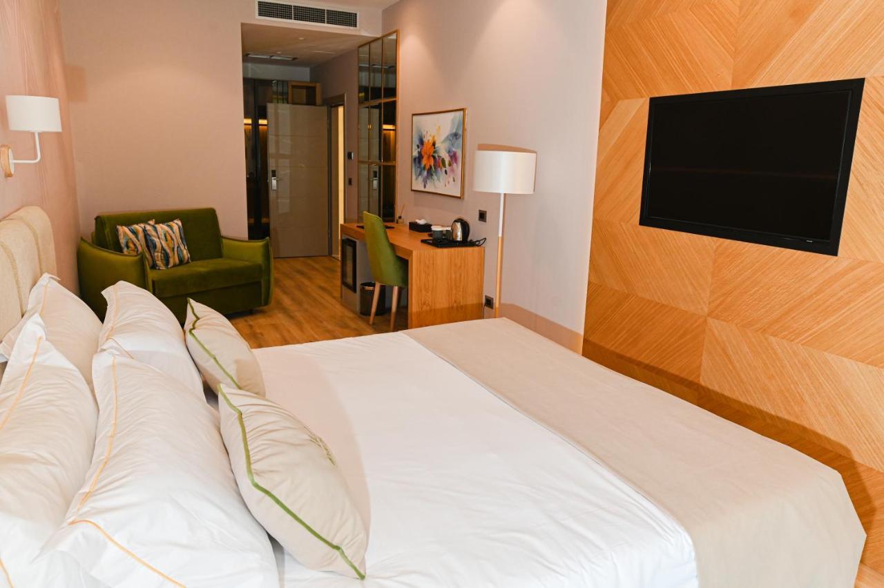 White Hill Hotel, & Conferences Hotel Durres