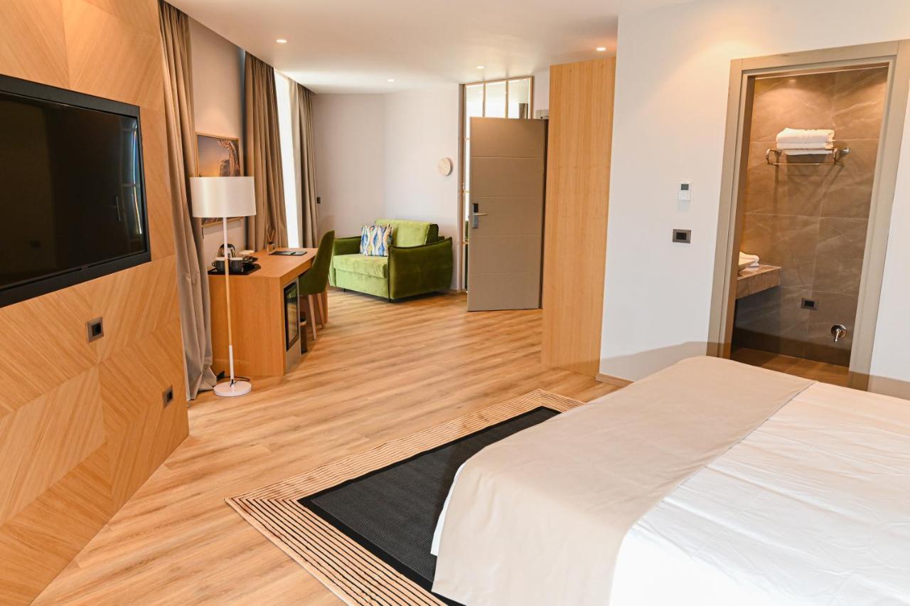 Hotel White Hill Hotel, & Conferences 4*