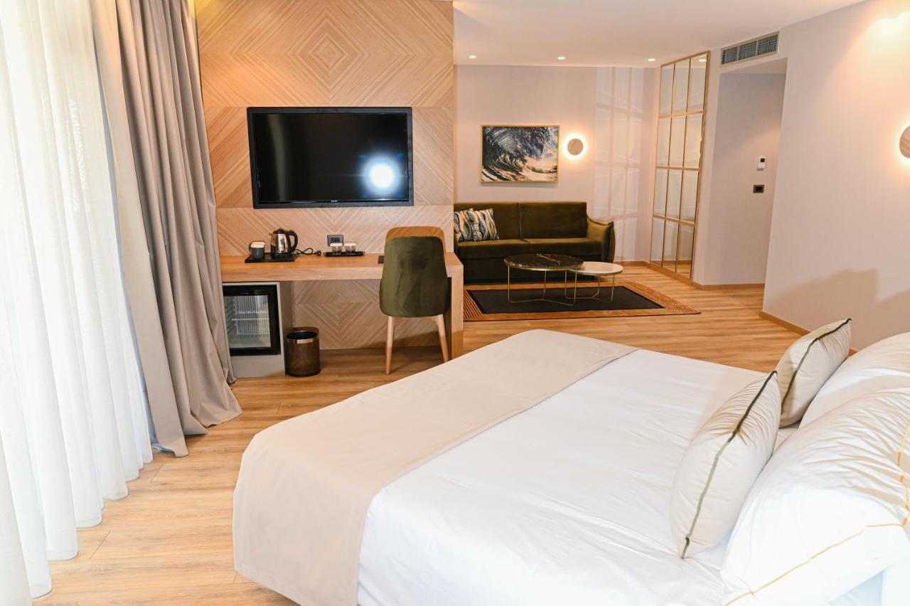 White Hill Hotel, & Conferences 4* Durrës