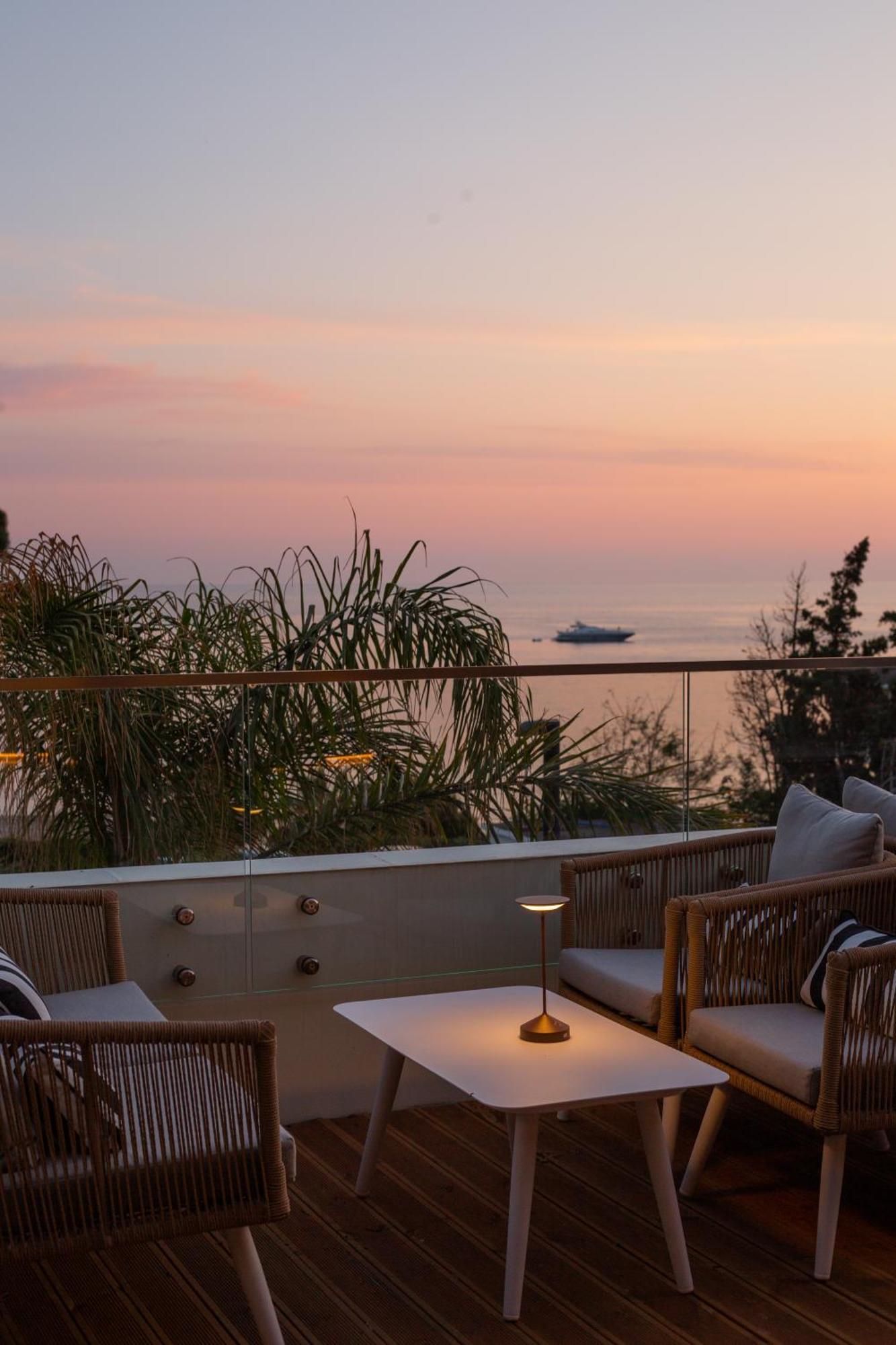 Hotel White Hill Hotel, & Conferences